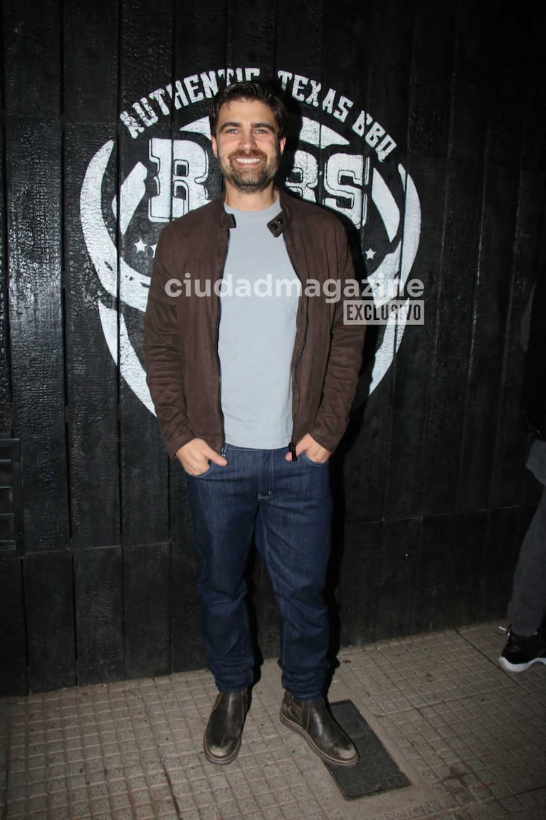 Festejo del elenco de Buenos Chicos (Movilpress)