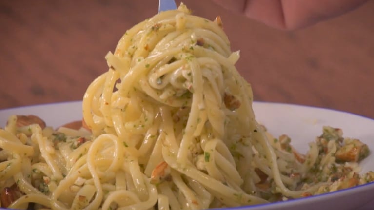 Fideos, pesto, spaghetti