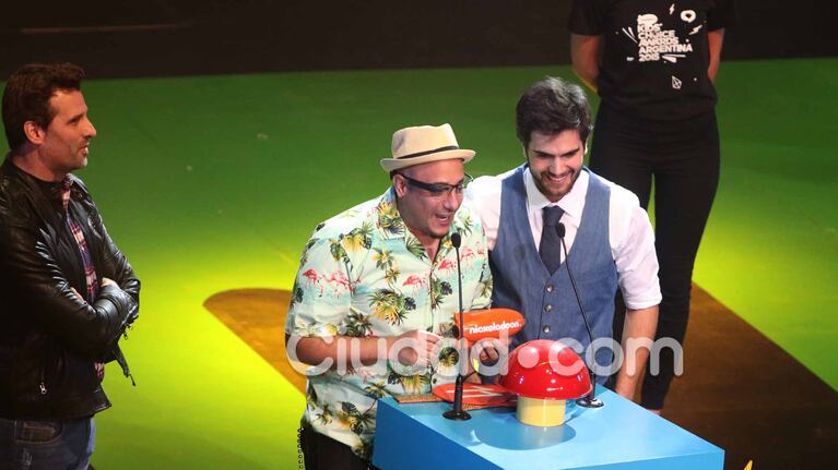 Fierita y Thiago Batistuta recibieron el premio de Combate. (Foto: Movilpress-Ciudad.com)