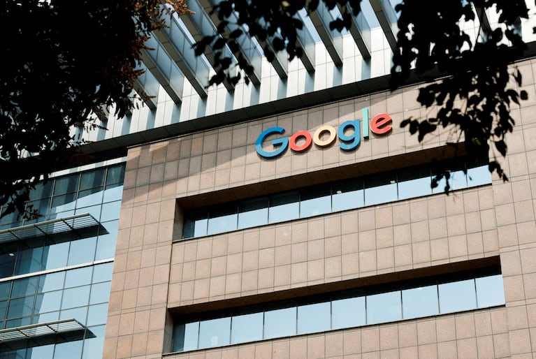 FILE PHOTO: A logo of Google is seen on its office building in Hyderabad, India, January 29, 2024. REUTERS/Francis Mascarenhas/File Photo