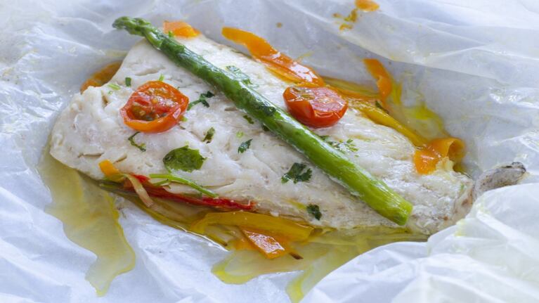 Filet de merluza papillote: una receta ligera y llena de sabor