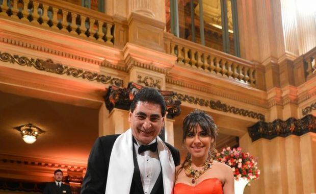 Finalmente, Cacho Rubio dijo presente en la entrega de premios (Foto: Telefe). 