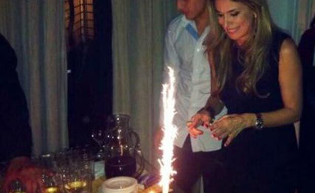 Flavia Palmiero festejó su cumpleaños en su casa con amigos. (Foto: @pelumir)