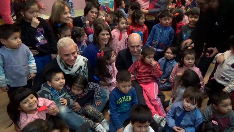 Flavio Mendoza festeja el día del niño con un acto solidario