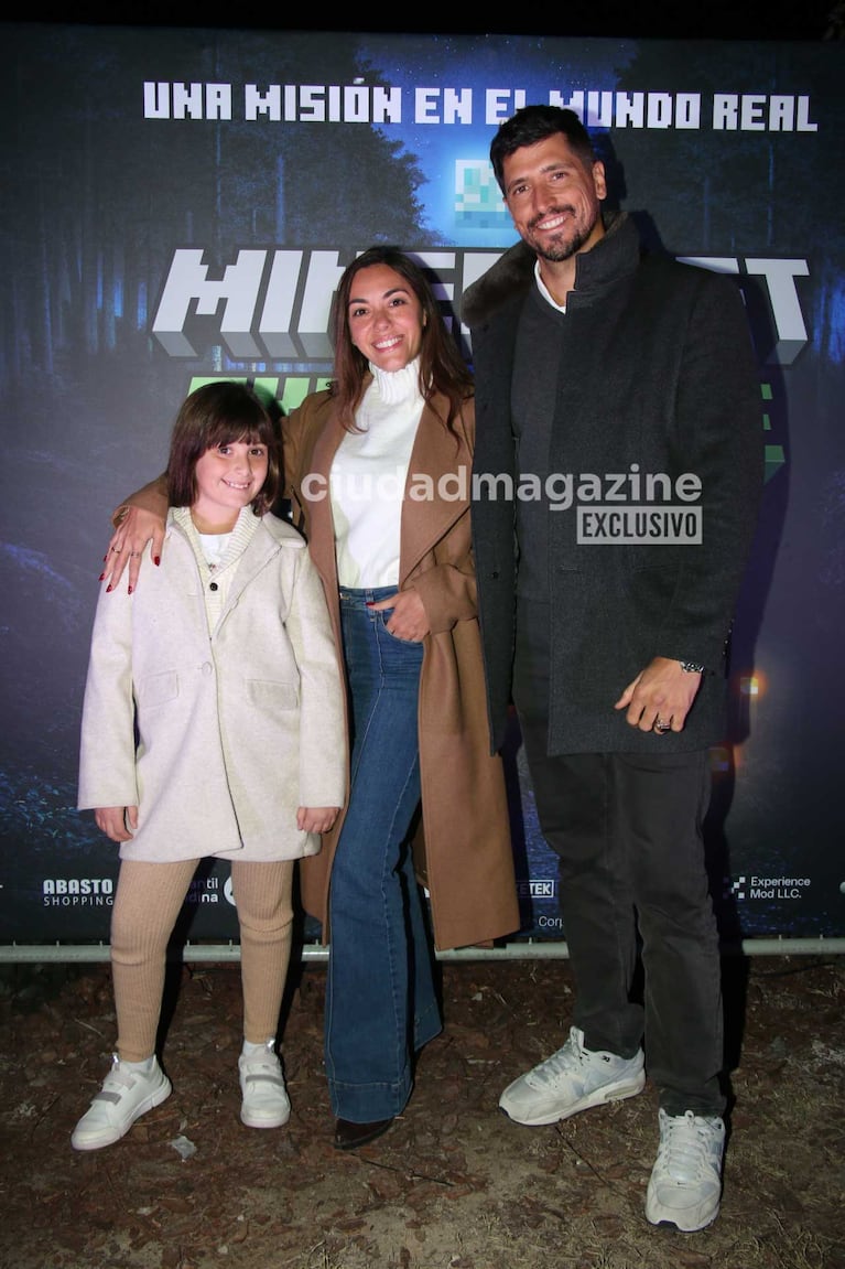 Floppy Tesouro con su hija Moorea Fernández y Salvador Becciu  (Foto: Movilpress)