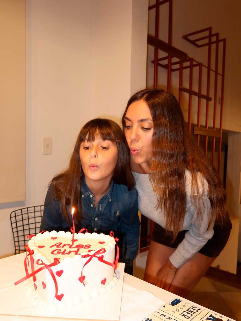 Floppy Tesouro con su hija Moorea (Foto: Instagram @floppytesouro)