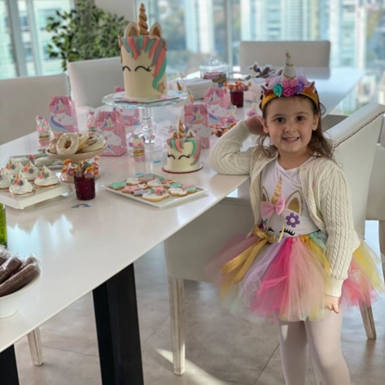 Floppy Tesouro, en medio de la polémica del Cantando, celebró el cumple de su hija con un increíble candy bar 