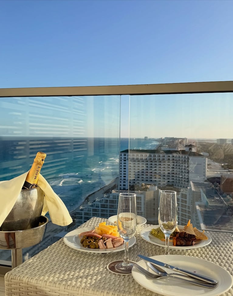 Floppy Tesouro y su novio disfrutan de sus vacaciones en el Caribe: lujo, romance y celebración. Crédito: Instagram