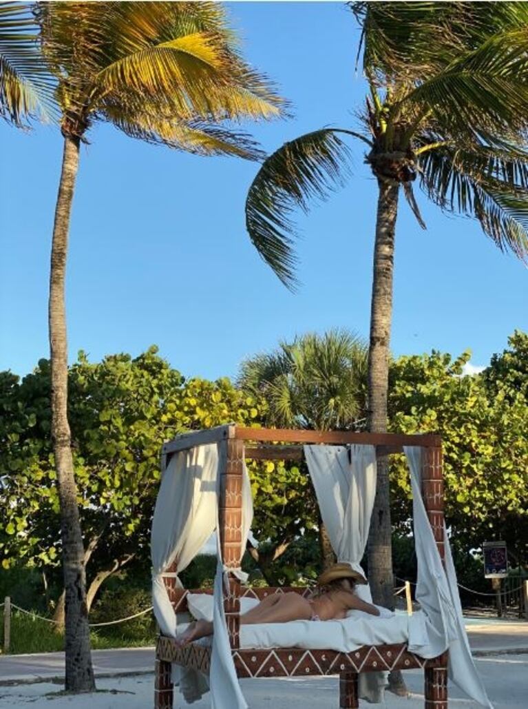 Floppy Tesouro y su primer viaje de soltera en Miami, tras su separación: nuevos proyectos y relax en la arena 