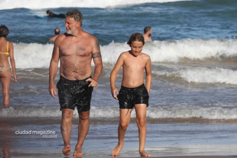 Flor de la Ve, a puro mimo con su marido en las playas de Punta del Este: las fotos del amor