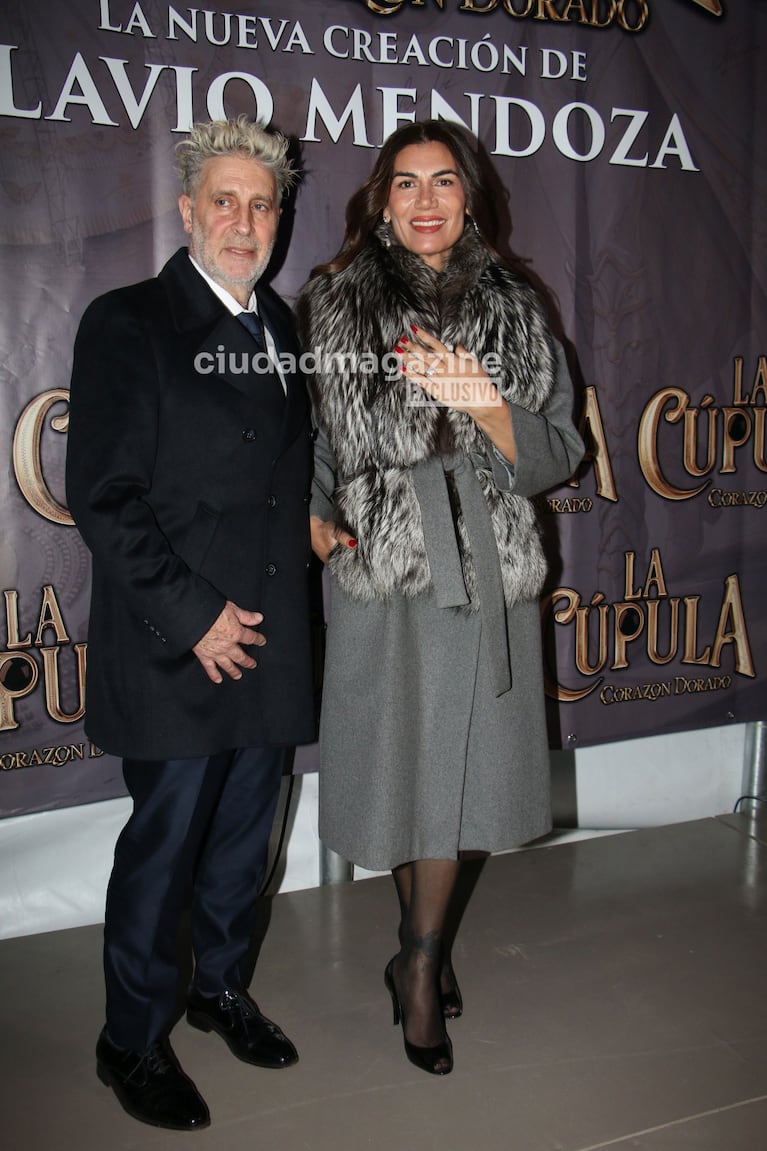 Flor de la Ve y su marido Pablo Goycochea en el estreno de Flavio Mendoza, La Cúpula (Foto: Movilpress).