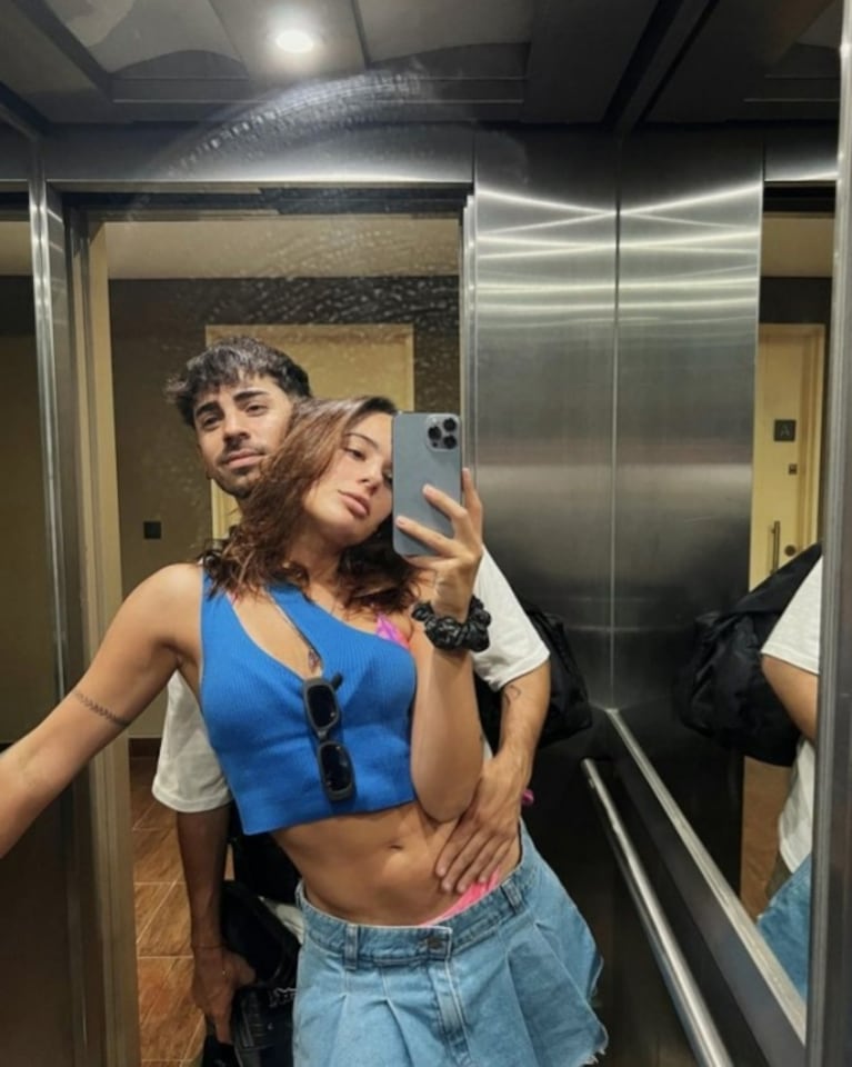 Flor Jazmín Peña y Agus Franzoni se mostraron a puro mimo en un ascensor: la foto de alto voltaje