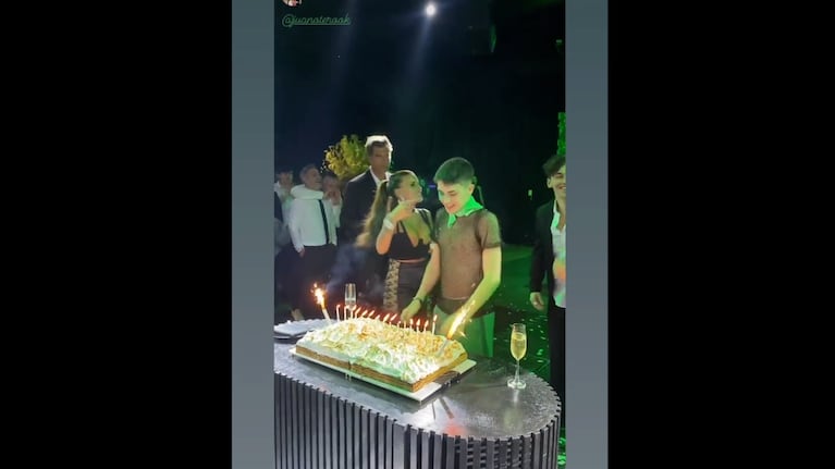 Flor Peña compartió un video del tremendo cumple de 15 de su hijo Juan Otero: “¡Qué fiestón!”