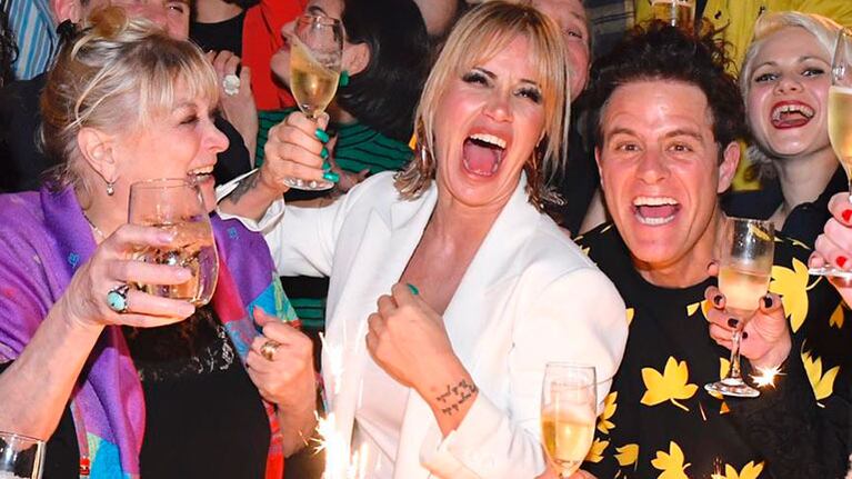 Flor Peña y Mike Amigorena encabezaron el festejo por las 100 funciones de Cabaret