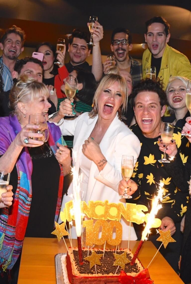 Flor Peña y Mike Amigorena encabezaron el festejo por las 100 funciones de Cabaret