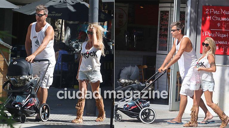 Flor Peña y Ramiro Ponce de León, de paseo con Felipe en cochecito