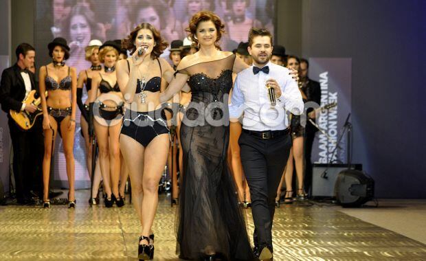 Flor Torrente y Felipe Colombo brindaron un show sobre la pasarela (Foto: Jennifer Rubio). 