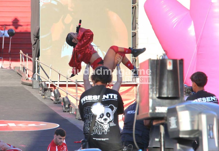 Flor Vigna entrando al ring de Párense de manos 3 (Foto: Movilpress)