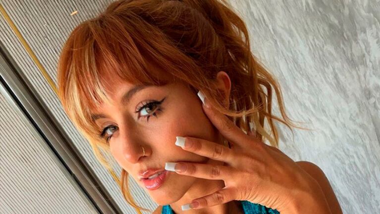 Flor Vigna impactó con una bikini turquesa a puro brillo.