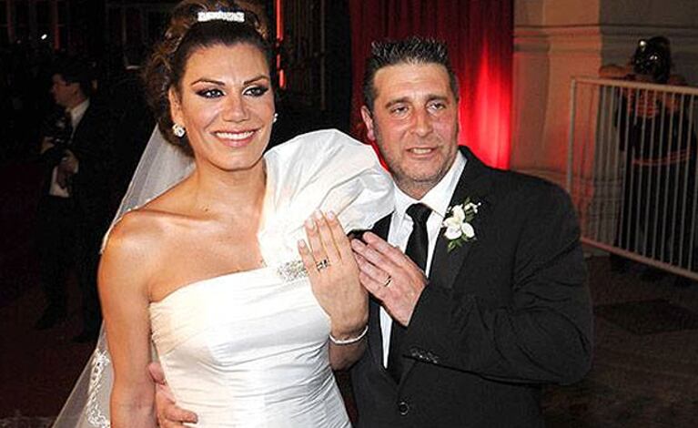 Flor y Pablo, en la mega fiesta donde celebraron su unión, en 2008. (Foto: Web)