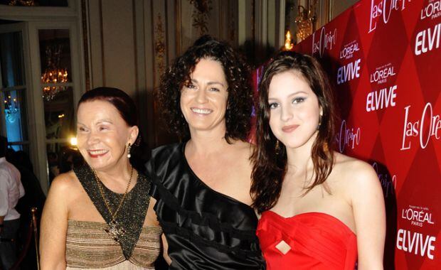 Florencia Bas junto a su hija Clarita Darín en el desfile de Las Oreiro. (Fotos: Jennifer Rubio)