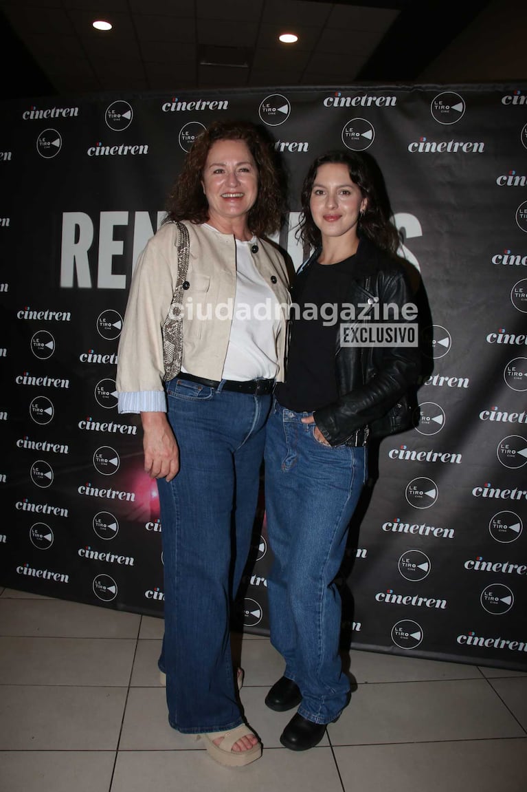 Florencia Bas y Clara Darín (Foto: Movilpress)