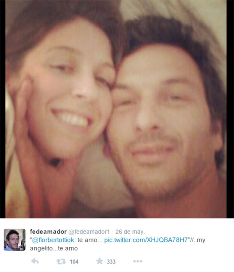 Florencia Bertotti retrató a su novio, Federico Amador, recién levantado (Foto: Twitter)