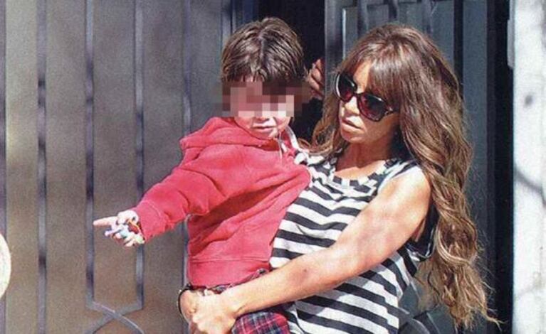 Florencia Peña y su hijo, Juan, en el Día del Niño (Foto: revista Gente).