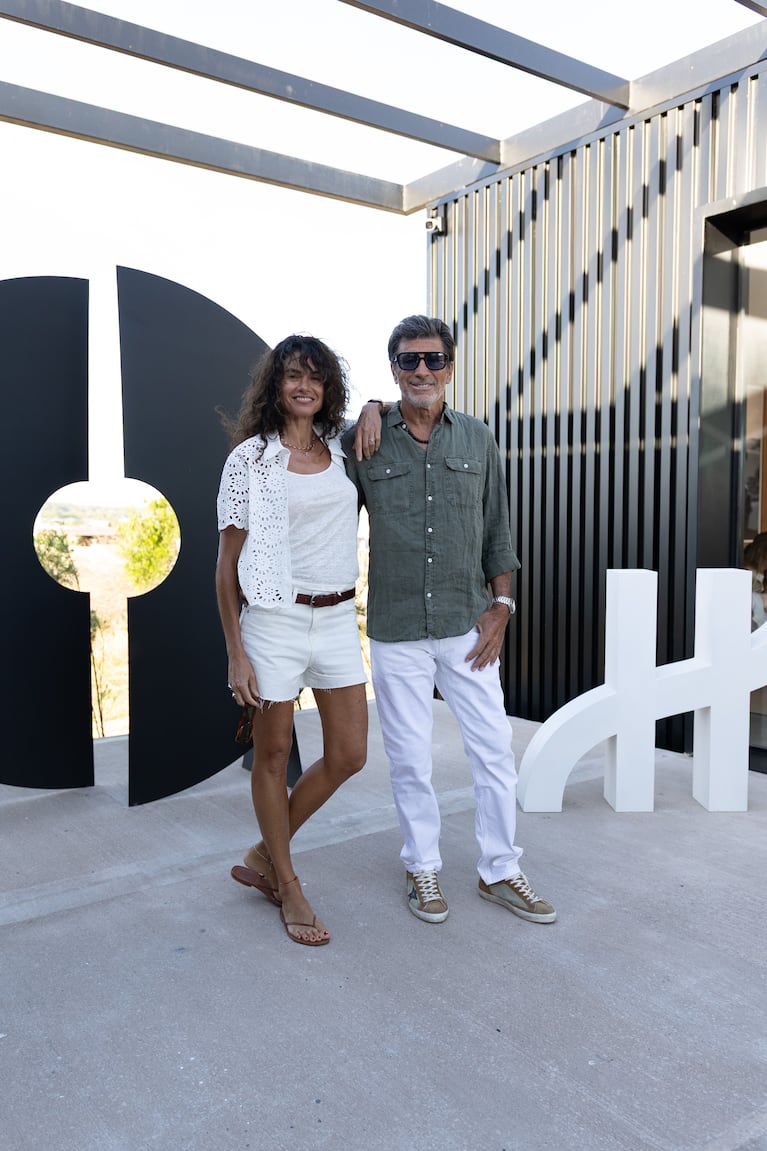 Florencia Raggi y Nicolás Repetto en Punta del Este (Foto: Grupo Mass).