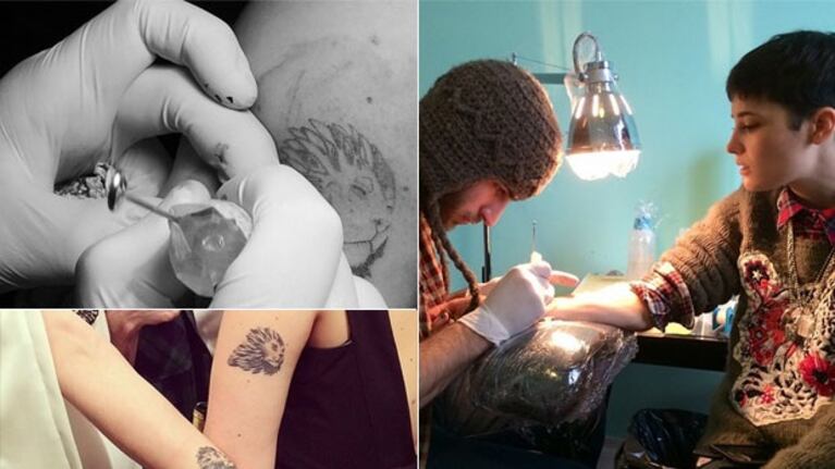 Florencia Torrente y Ana Bossi Brandt tatuandose (Foto: Instagram)