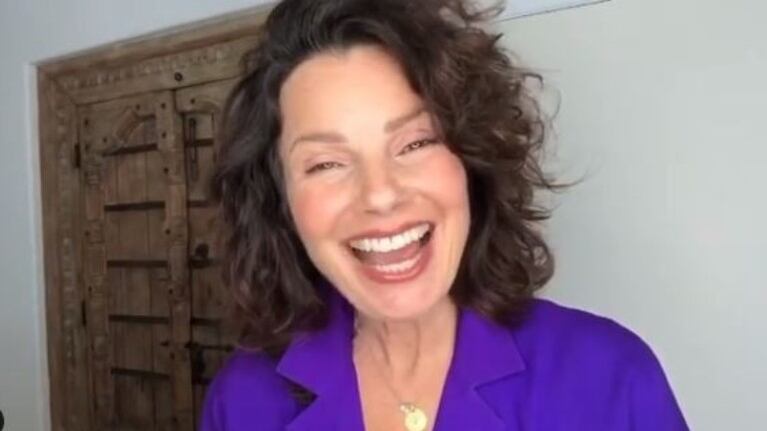 Fran Drescher festeja sus “¡20 años libre de cáncer!”