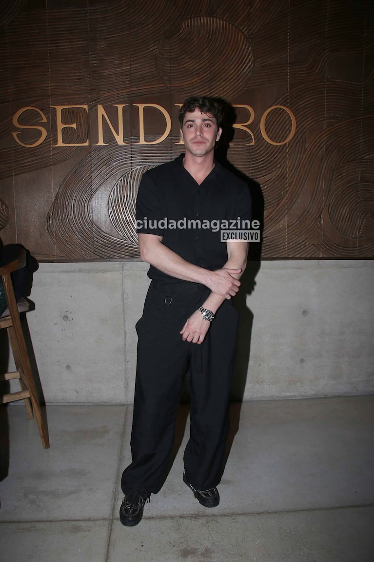 Francisco Stoessel, el hermano de Tini, en el lanzamiento de Sendero (Foto: Movilpress).