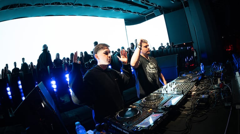 Fueron los encargados de realizar el warm up para Hozho, el reconocido DJ y productor portugués de amplia trayectoria internacional.