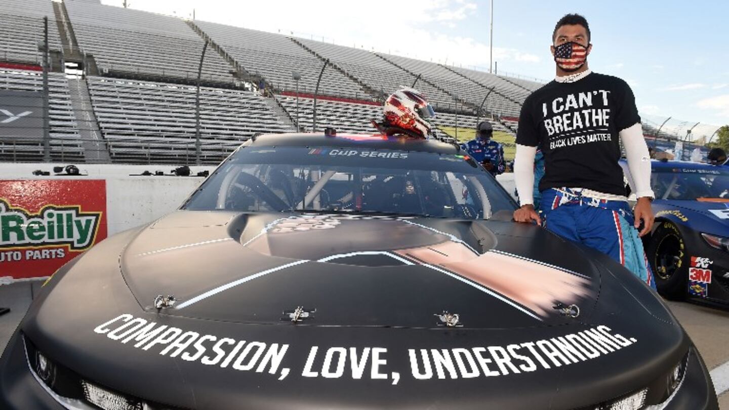 Fuerte: hallan una soga con un nudo de horca en el puesto de un piloto negro de NASCAR. Foto: AFP.