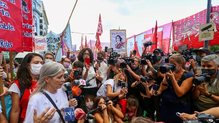 "Fuimos muy bien escuchados", dijo la madre de Úrsula tras la reunión con el Presidente. Foto: Reuter. 