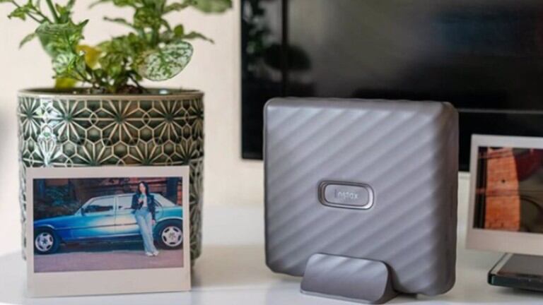 Fujifilm presenta su impresora de formato panorámico para el smartphone
