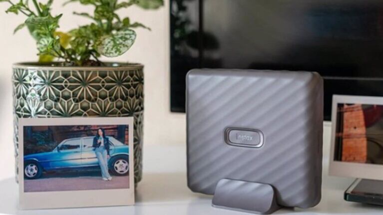 Fujifilm presenta su impresora de formato panorámico para el smartphone