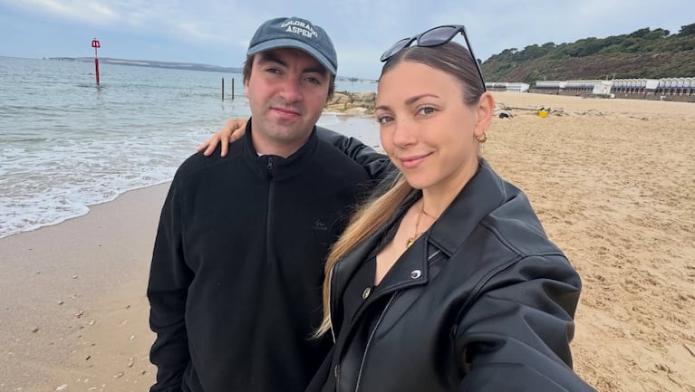 Furor por una pareja dispareja viral en TikTok: “Se enamoró de sus sojas, digo de sus ojos”. Crédito: Instagram
