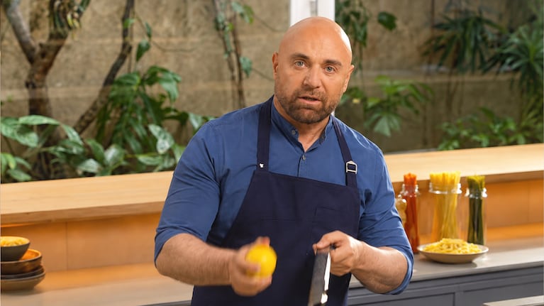 Fusilli con manteca de hongos, la receta imperdible de Germán Martitegui. Foto: YouTube