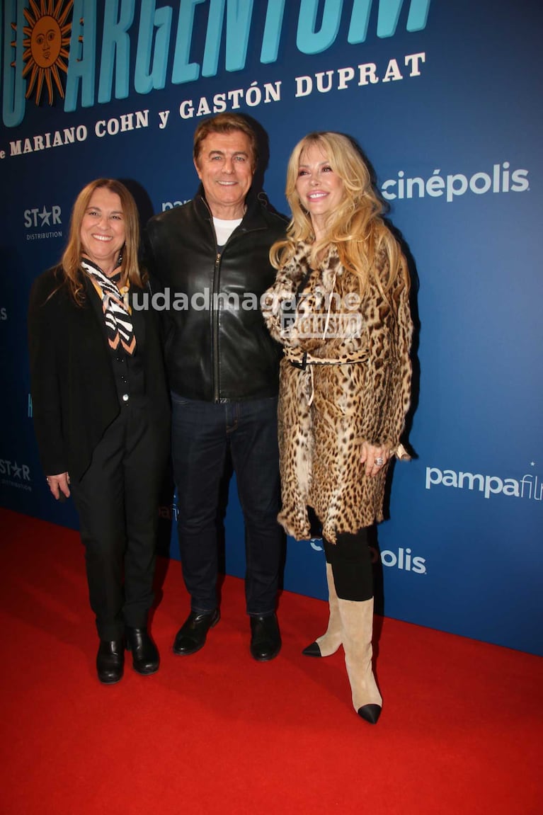 Gabriel Corrado, su esposa y Graciela Alfano  (Foto: Movilpress)