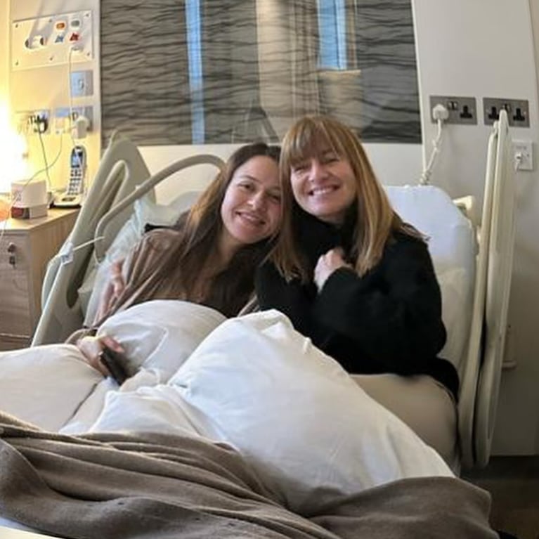 Gabriela con Zahira, cuando nació su nieta Jena.