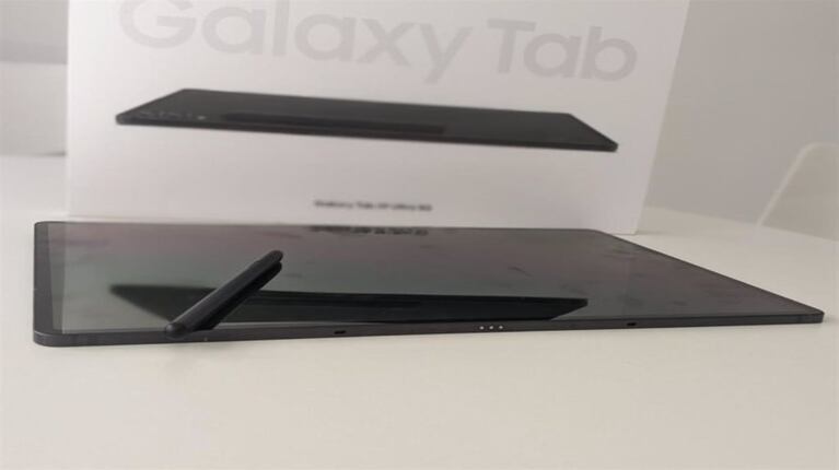 Galaxy Tab S9 Ultra, una tableta profesional con calidad visual que se siente demasiado grande en las manos