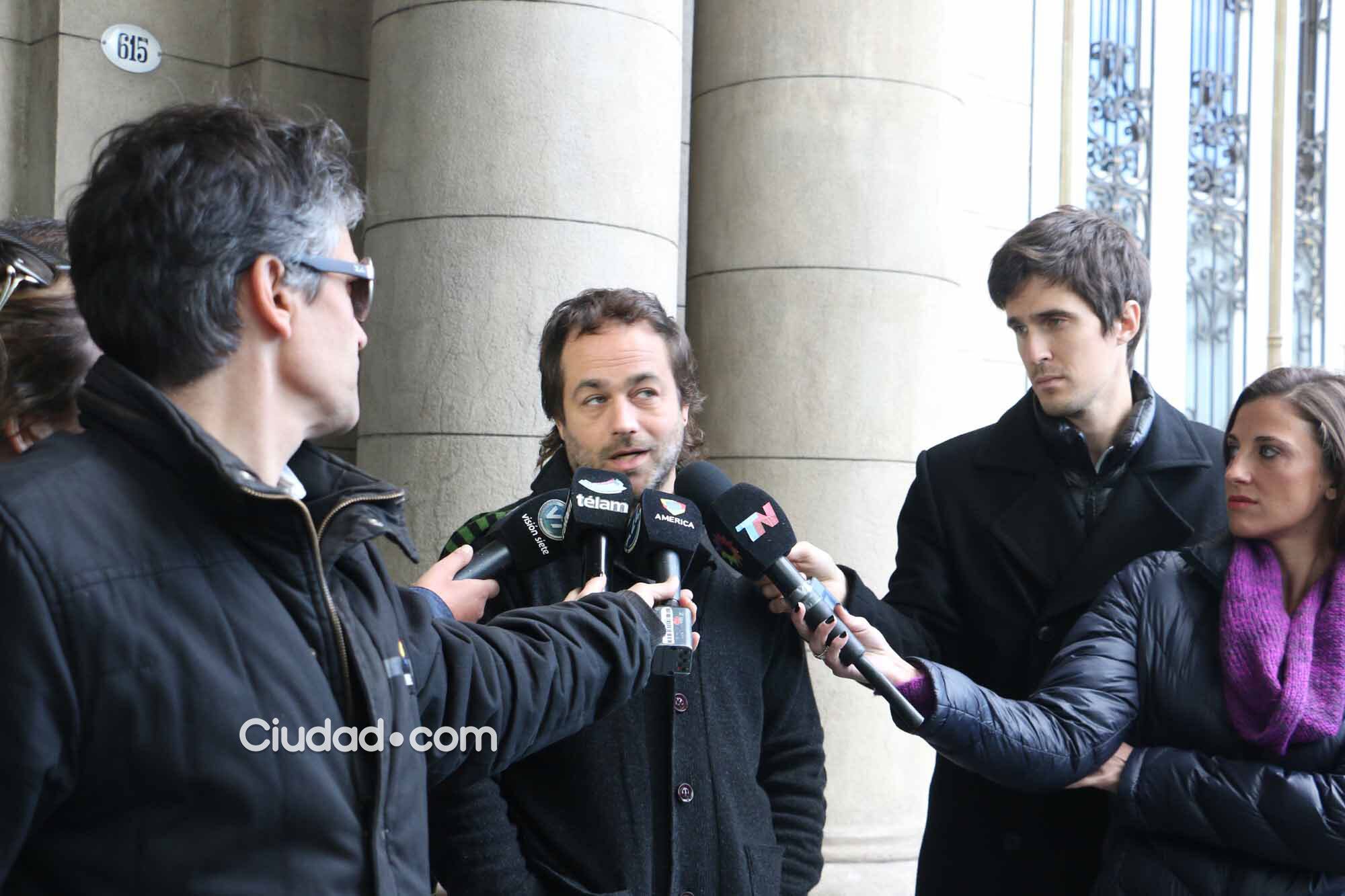 Gastón Puals, en el último adiós a Sergio Renán (Foto: Movilpress)