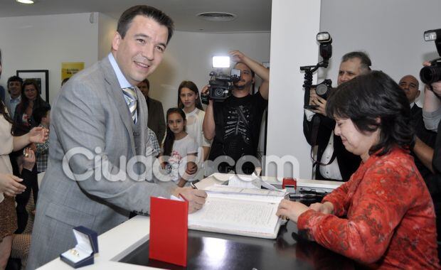 Gastón Recondo en el registro civil. (Foto: Jennifer Rubio-Ciudad.com)