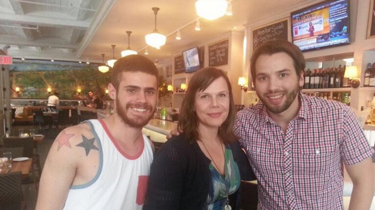 Gastón Soffritti, en Nueva York con Anna Gunn, Billy Magnussen y la autora de House of cards