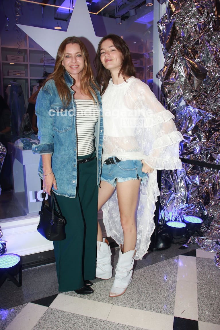 Gege Neumann y su hija en el Alcorta Edition 2025 (Foto: Movilpress).