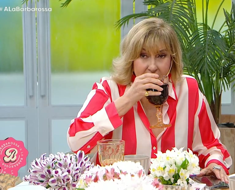 Georgina Barbarossa se ahogó en vivo y le pidió ayuda a Analía Franchín