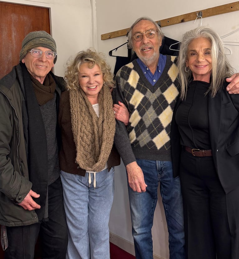 Gerardo Romano y Ana María Picchio con Soledad Silveyra y Luis Brandoni. Foto: Agencia AB
