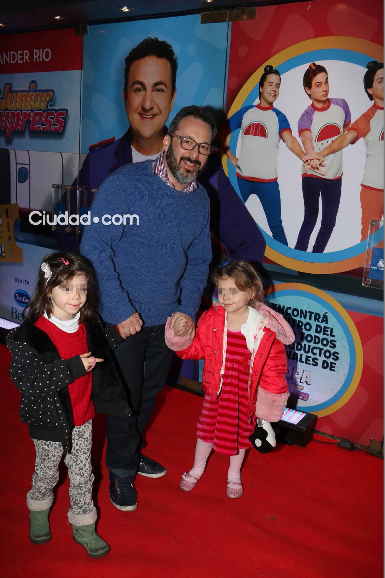 Gerardo Rozín, en el teatro Ópera viendo a Topa (Foto: Movilpress)