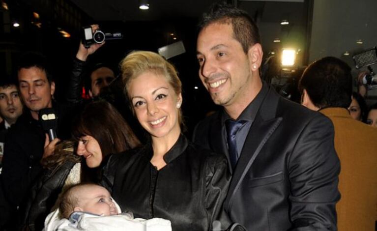 Gisela Bernal, Ariel Diwan junto con su bebé Ian en Stravaganza Estados del Tiempo. (Jennifer Rubio-Ciudad.com)
